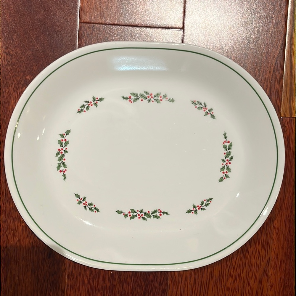 Vintage Corelle Winter Holly Oval Platter 12 1/4” Discontinued